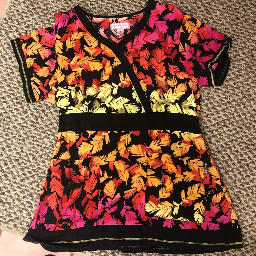 Koi scrub top